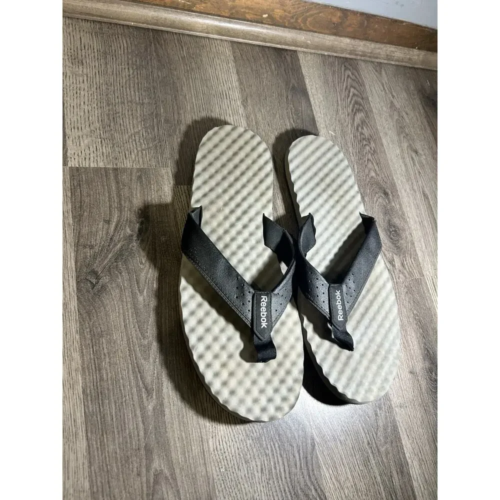 Men’s Reebok Size 13 Sandal Grey And Black